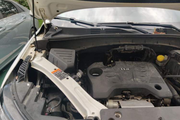 Used Roewe RX5 2016 20T Two-Wheel Drive Automatic Internet Smart Edition Engine Bay Right