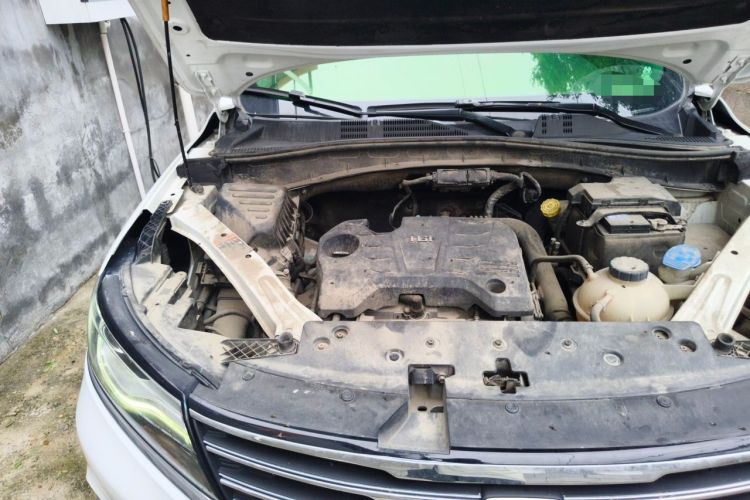 Used Roewe RX5 2016 20T Two-Wheel Drive Automatic Internet Smart Edition Engine Bay Right