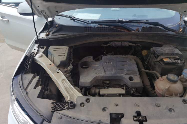 Used Roewe RX5 2016 20T Two-Wheel Drive Automatic Internet Smart Edition Engine Bay Right
