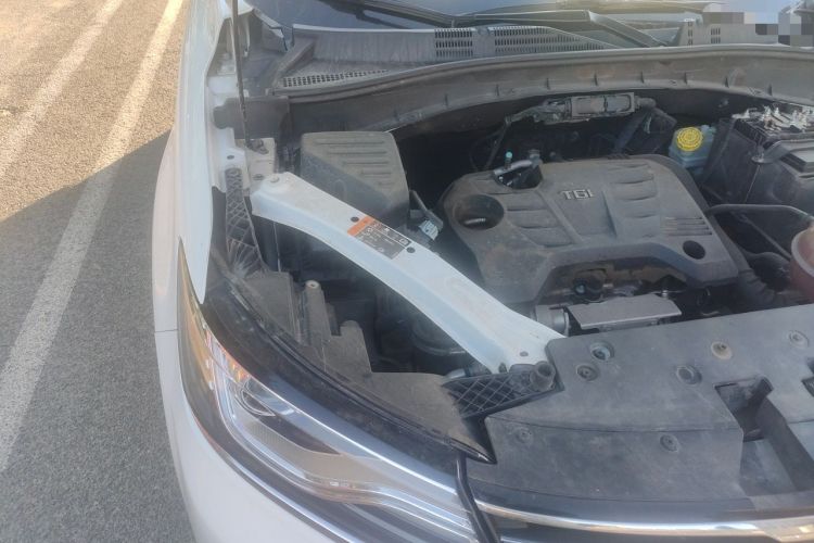 Used Roewe RX5 2016 20T Two-Wheel Drive Manual Flagship Edition Engine Bay Right