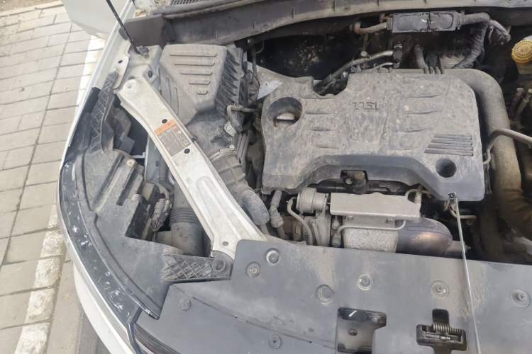 Used Roewe RX5 2016 20T Two-Wheel Drive Automatic Internet Smart Edition Engine Bay Right