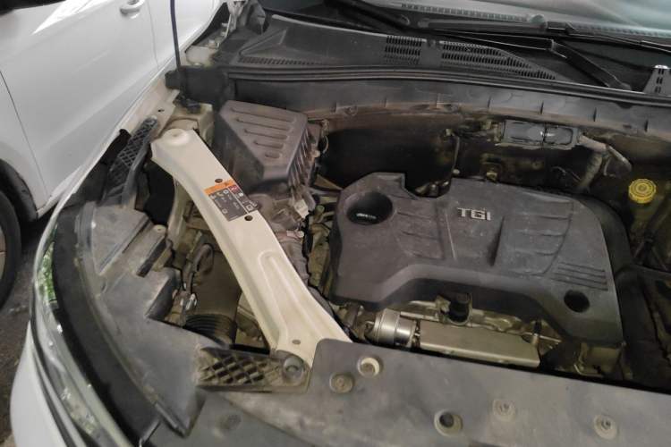 Used Roewe RX5 2016 20T Two-Wheel Drive Automatic Internet Smart Edition Engine Bay Right