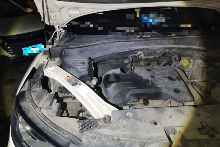 Used Roewe RX5 2016 20T Two-Wheel Drive Manual Flagship Edition Engine Bay Right