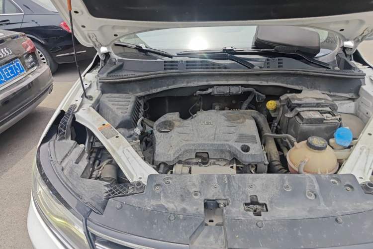 Used Roewe RX5 2016 20T Two-Wheel Drive Automatic Internet Smart Edition Engine Bay Right