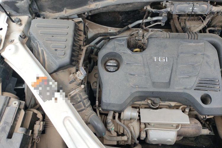Used Roewe RX5 2016 20T Two-Wheel Drive Manual Transmission Internet Smart Edition Engine Bay Right