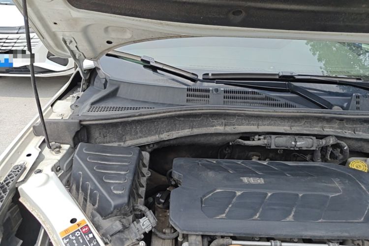 Used Roewe RX5 2016 30T Two-Wheel Drive Automatic Internet Smart Edition Engine Bay Right