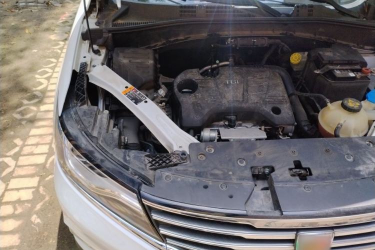 Used Roewe RX5 2016 20T Two-Wheel Drive Automatic Internet Smart Edition Engine Bay Right