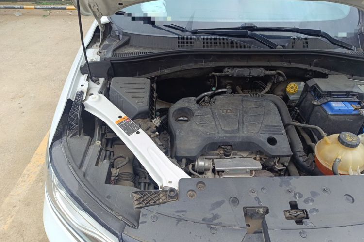 Used Roewe RX5 2016 20T Two-Wheel Drive Automatic Internet Smart Edition Engine Bay Right