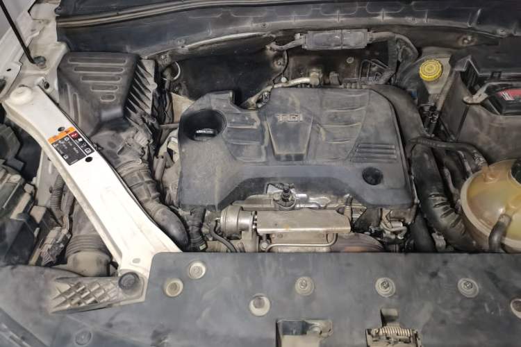 Used Roewe RX5 2016 20T Two-Wheel Drive Automatic Internet Smart Edition Engine Bay Right