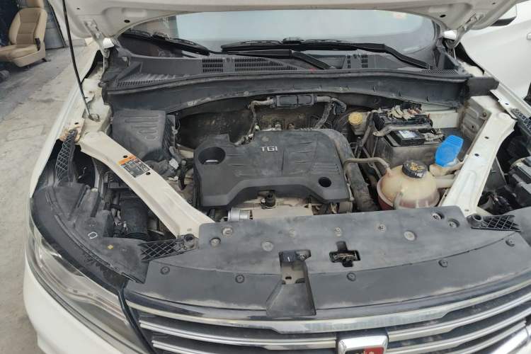 Used Roewe RX5 2016 20T Two-Wheel Drive Automatic Internet Smart Edition Engine Bay Right