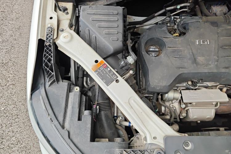 Used Roewe RX5 2016 20T Two-Wheel Drive Automatic Internet Smart Edition Engine Bay Right