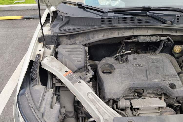 Used Roewe RX5 2016 20T Two-Wheel Drive Automatic Internet Smart Edition Engine Bay Right