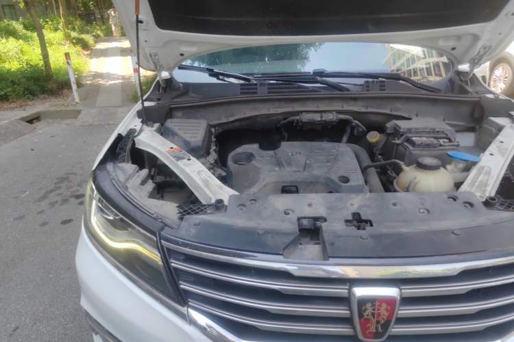 Used Roewe RX5 2016 20T Two-Wheel Drive Automatic Internet Smart Edition Engine Bay Right