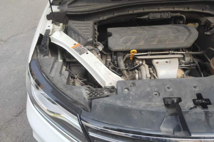 Used Roewe RX5 2016 30T Two-Wheel Drive Automatic Internet Smart Edition Engine Bay Right