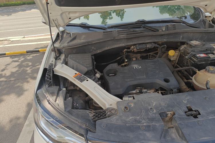Used Roewe RX5 2016 20T Two-Wheel Drive Automatic Internet Smart Edition Engine Bay Right