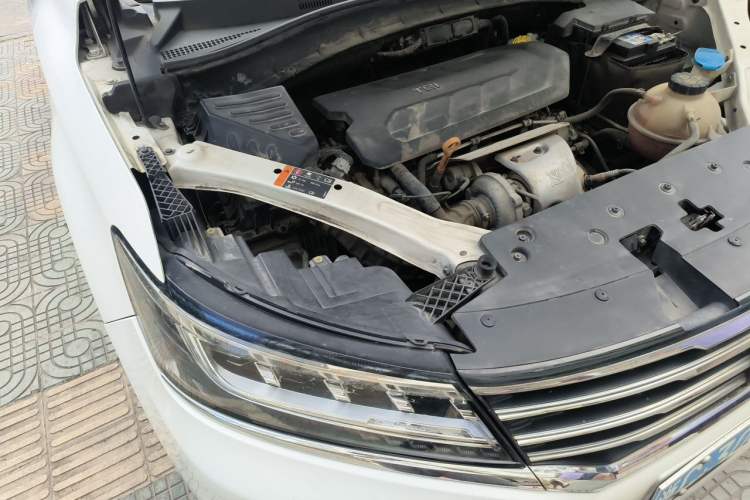 Used Roewe RX5 2016 30T Four-Wheel Drive Automatic Internet Smart Luxury Edition Engine Bay Right