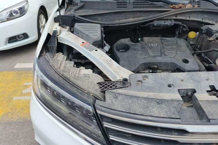Used Roewe RX5 2016 20T Two-Wheel Drive Automatic Internet Smart Edition Engine Bay Right