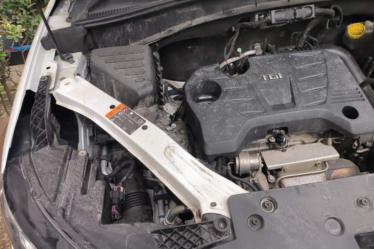 Used Roewe RX5 2016 20T Two-Wheel Drive Automatic Internet Smart Edition Engine Bay Right
