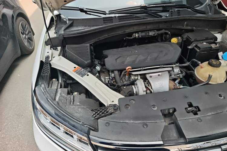 Used Roewe RX5 2016 30T Four-Wheel Drive Automatic Internet Smart Luxury Edition Engine Bay Right
