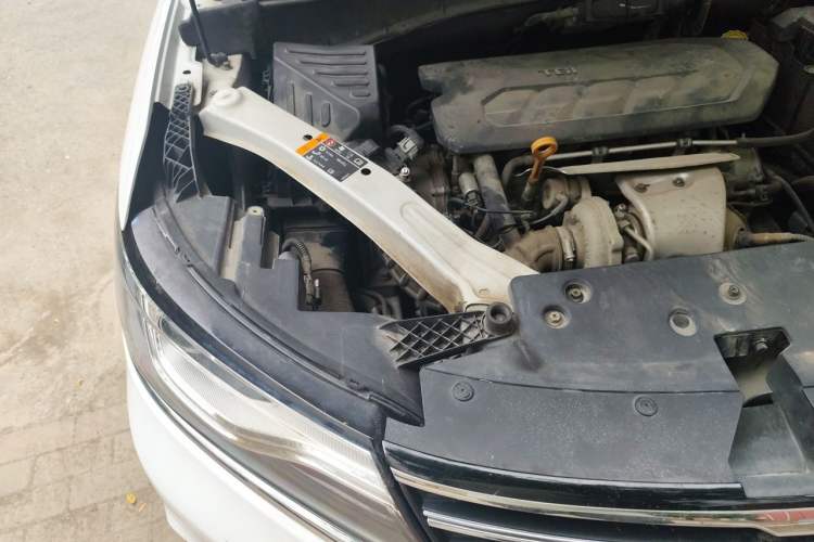 Used Roewe RX5 2016 30T Two-Wheel Drive Automatic Internet Smart Edition Engine Bay Right