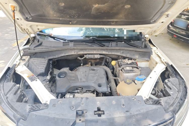 Used Roewe RX5 2016 20T Two-Wheel Drive Automatic Internet Smart Edition Engine Bay
