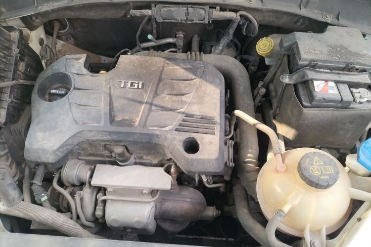 Used Roewe RX5 2016 20T Two-Wheel Drive Automatic Internet Smart Edition Engine Bay