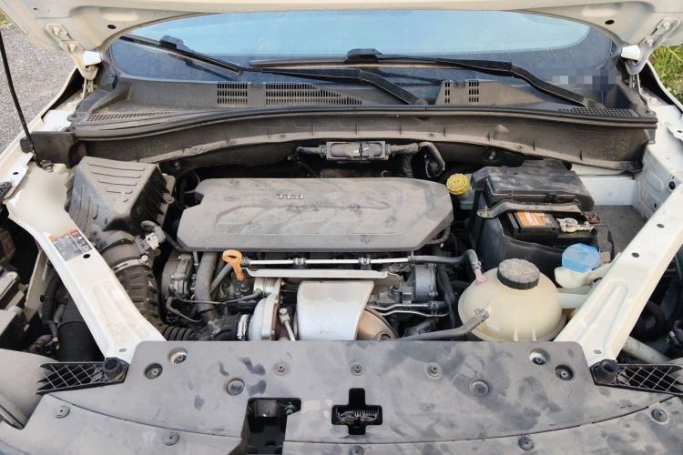 Used Roewe RX5 2016 30T Two-Wheel Drive Automatic Internet Smart Edition Engine Bay
