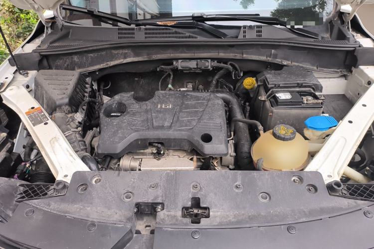 Used Roewe RX5 2016 20T Two-Wheel Drive Automatic Internet Smart Edition Engine Bay