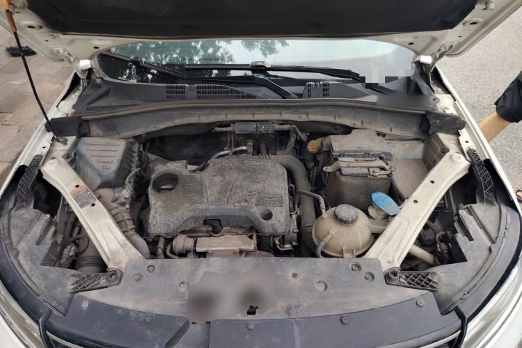 Used Roewe RX5 2016 20T Two-Wheel Drive Automatic Internet Smart Edition Engine Bay
