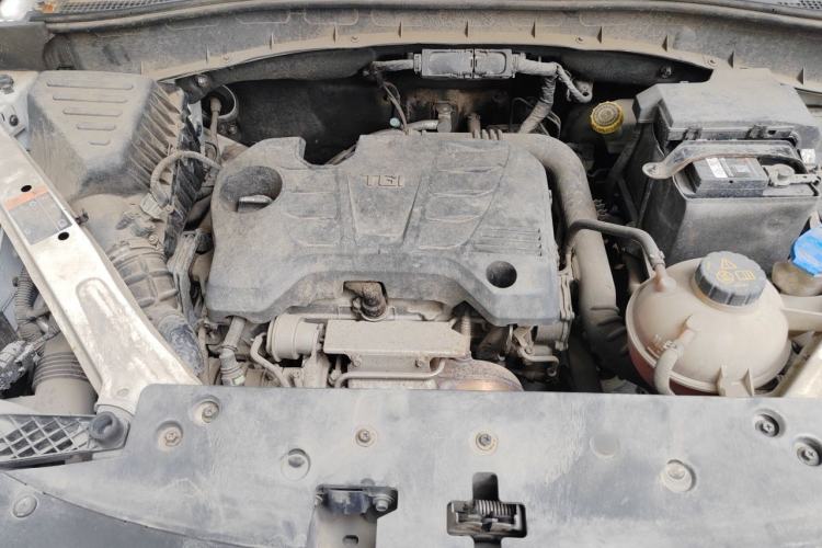 Used Roewe RX5 2016 20T Two-Wheel Drive Manual Flagship Edition Engine Bay