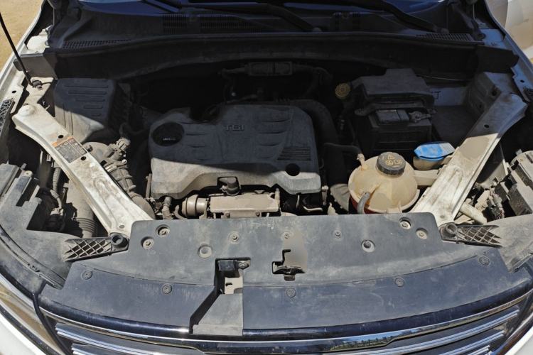 Used Roewe RX5 2016 20T Two-Wheel Drive Automatic Internet Smart Edition Engine Bay