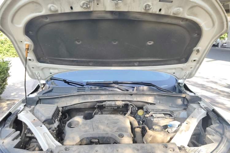Used Roewe RX5 2016 20T Two-Wheel Drive Automatic Internet Smart Edition Engine Bay