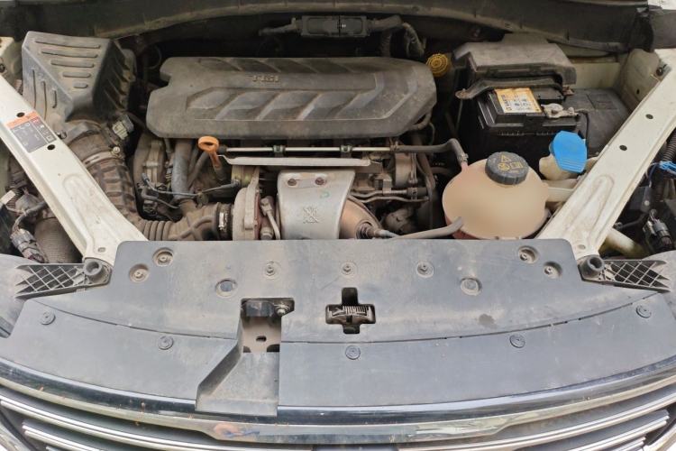 Used Roewe RX5 2016 30T Two-Wheel Drive Automatic Internet Smart Edition Engine Bay