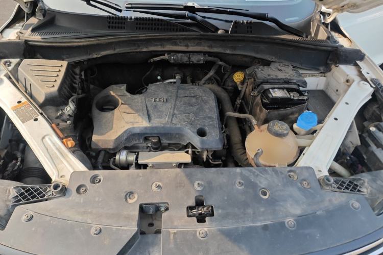 Used Roewe RX5 2016 20T Two-Wheel Drive Automatic Internet Smart Edition Engine Bay