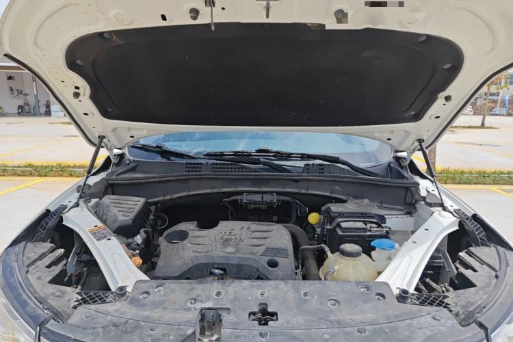 Used Roewe RX5 2016 20T Two-Wheel Drive Automatic Flagship Edition Engine Bay