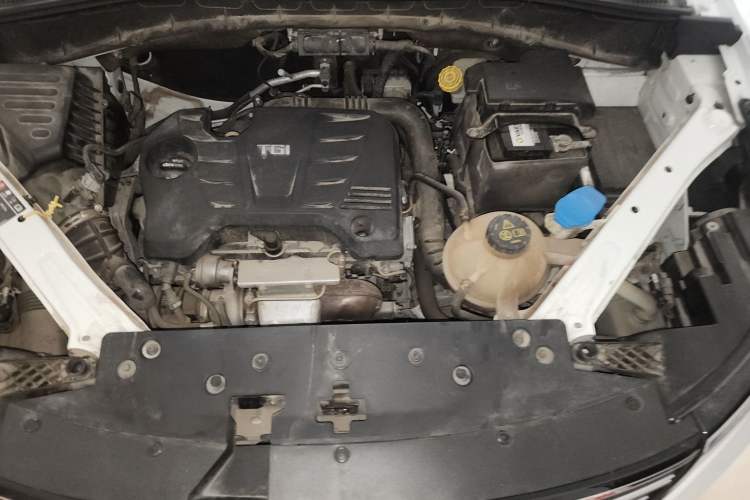 Used Roewe RX5 2016 20T Two-Wheel Drive Automatic Flagship Edition Engine Bay