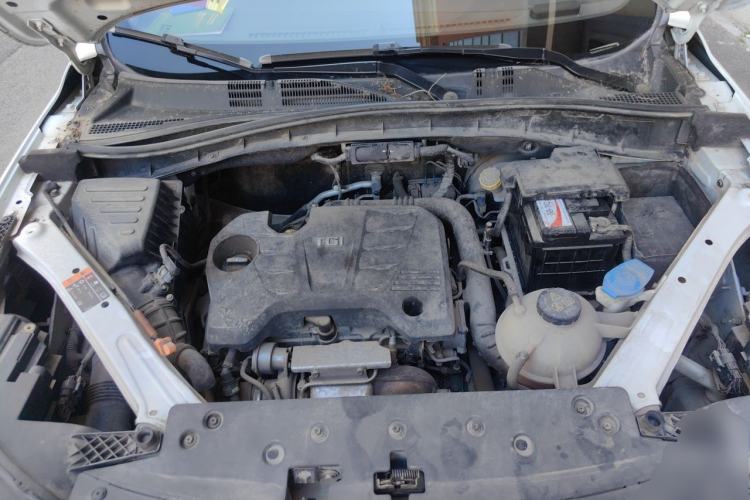 Used Roewe RX5 2016 20T Two-Wheel Drive Automatic Internet Smart Edition Engine Bay