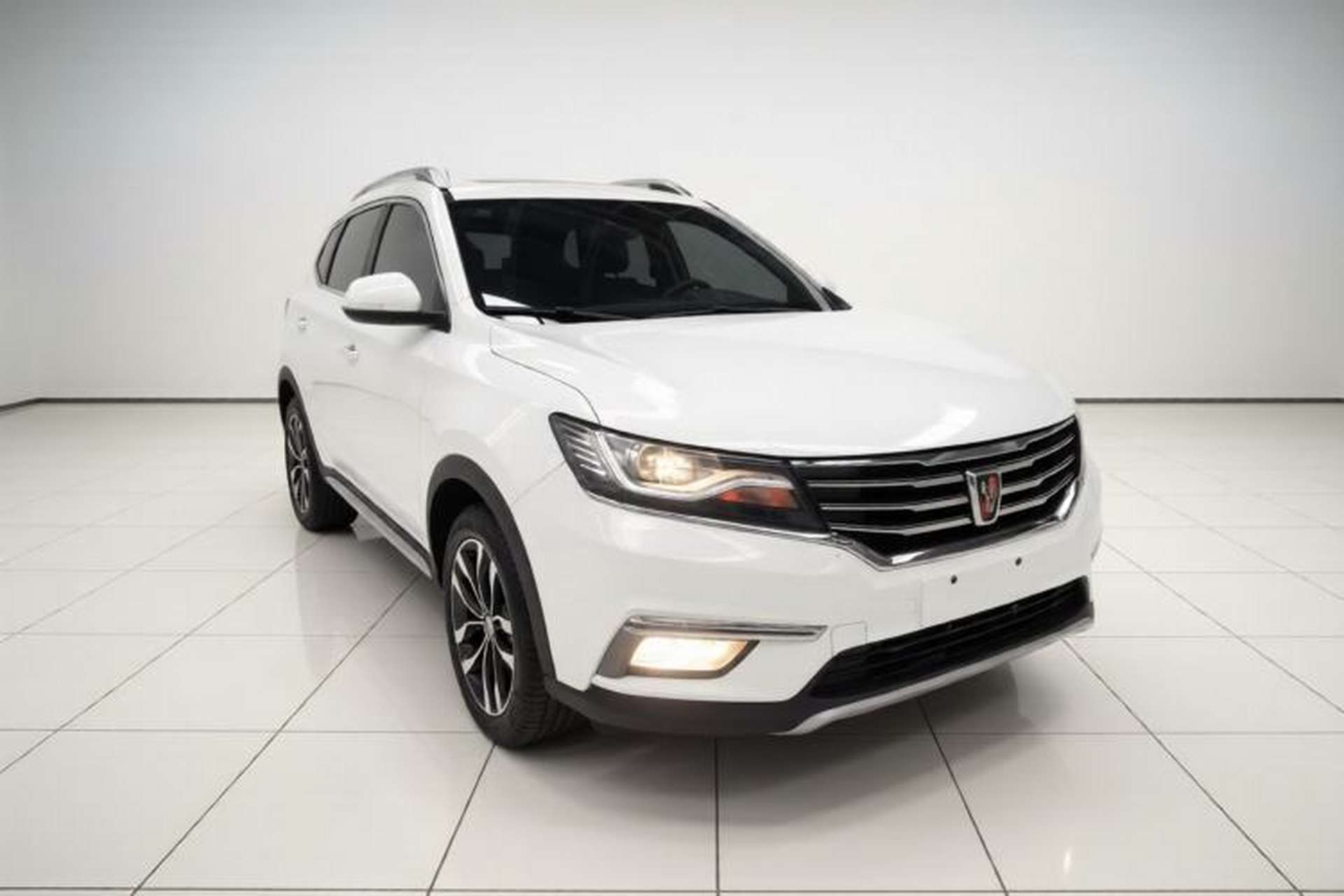 Used Roewe RX5 2016 20T Two-Wheel Drive Automatic Internet Smart Edition Exterior 1