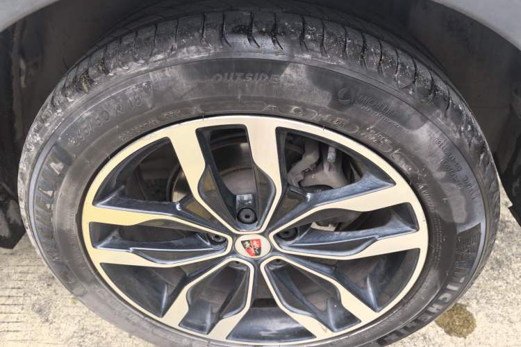 Used Roewe RX5 2016 20T Two-Wheel Drive Automatic Internet Smart Edition Exterior 10