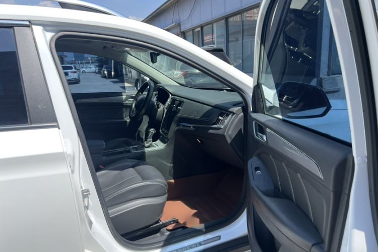 Used Roewe RX5 2016 30T Two-Wheel Drive Automatic Internet Smart Edition Exterior 11