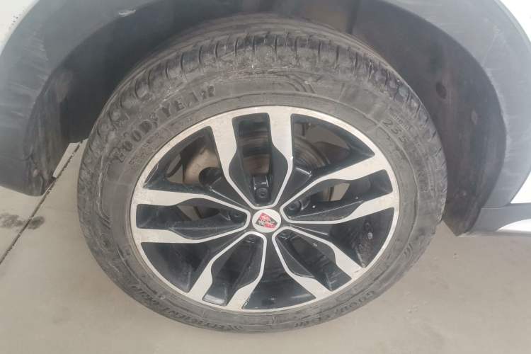 Used Roewe RX5 2016 20T Two-Wheel Drive Automatic Internet Smart Edition Exterior 5