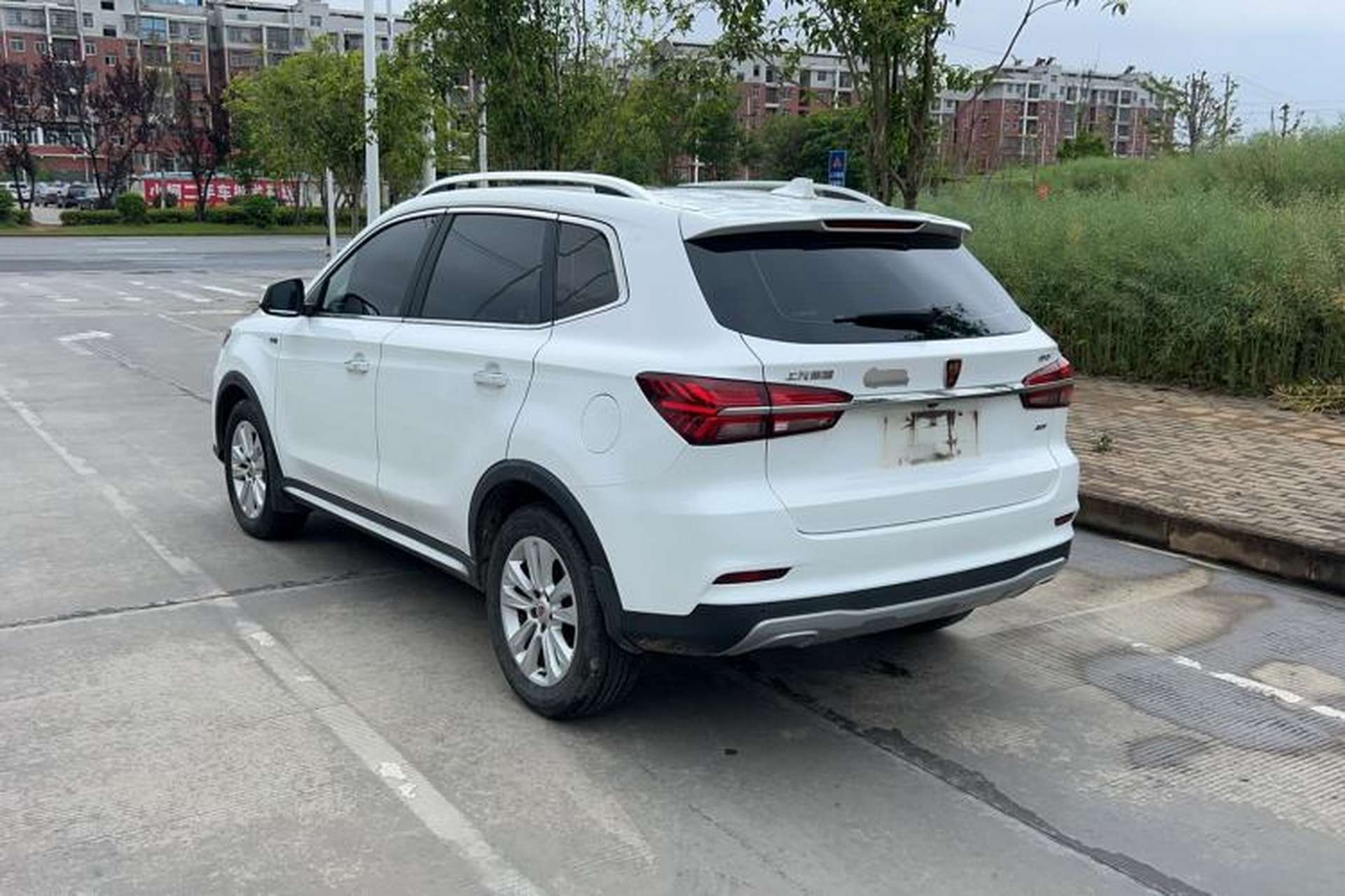 Used Roewe RX5 2016 20T Two-Wheel Drive Automatic Luxury Edition Exterior 5