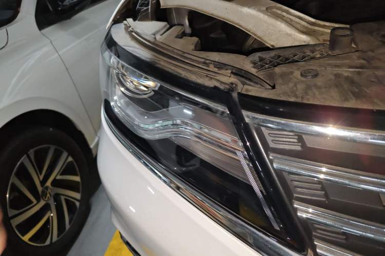 Used Roewe RX5 2016 20T Two-Wheel Drive Automatic Internet Smart Edition Exterior 6