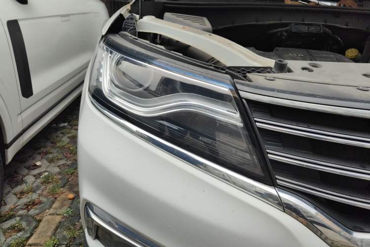 Used Roewe RX5 2016 20T Two-Wheel Drive Automatic Internet Smart Edition Exterior 6