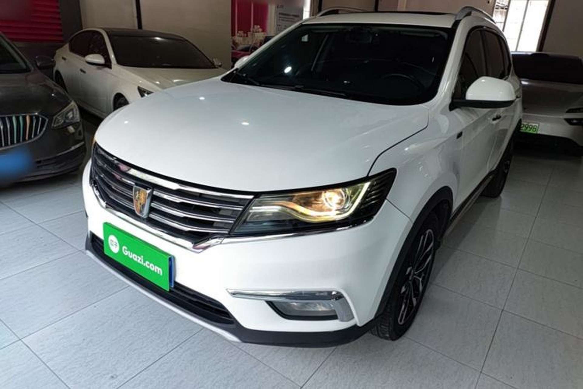 Used Roewe RX5 2016 20T Two-Wheel Drive Automatic Internet Smart Edition Front Left 45 Deg