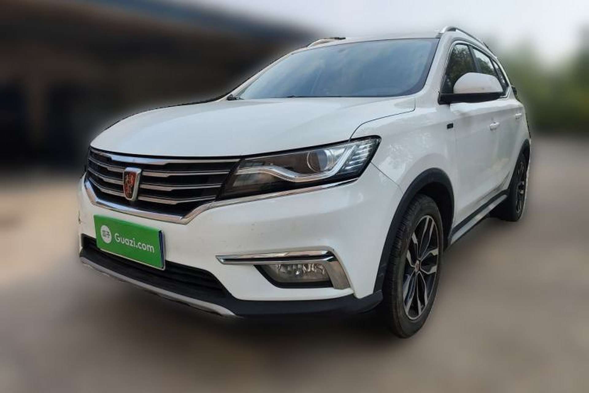 Used Roewe RX5 2016 20T Two-Wheel Drive Manual Transmission Internet Smart Edition Front Left 45 Deg