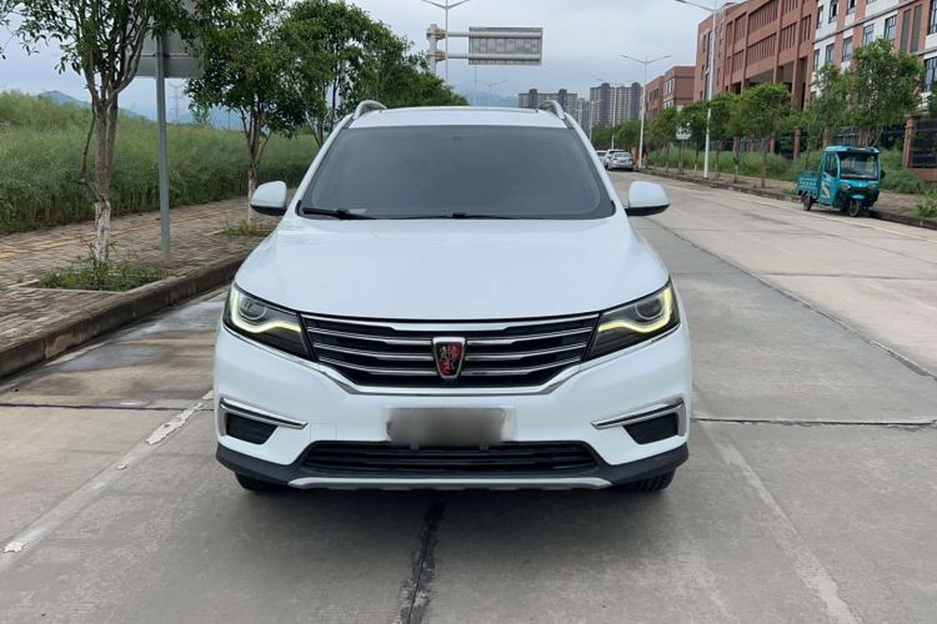 Used Roewe RX5 2016 20T Two-Wheel Drive Automatic Luxury Edition Front