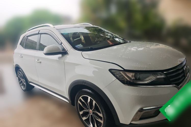 Used Roewe RX5 2016 20T Two-Wheel Drive Manual Transmission Internet Smart Edition Front Right 45 Deg