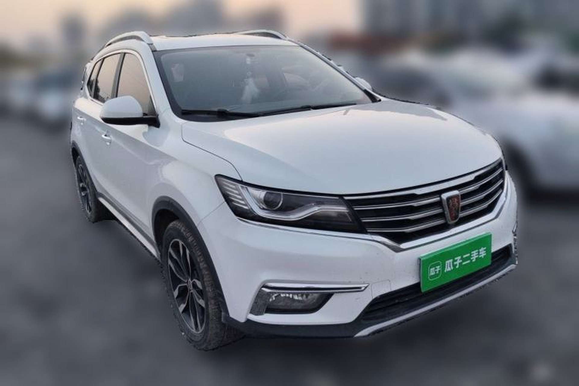 Used Roewe RX5 2016 20T Two-Wheel Drive Automatic Internet Smart Edition Front Right 45 Deg