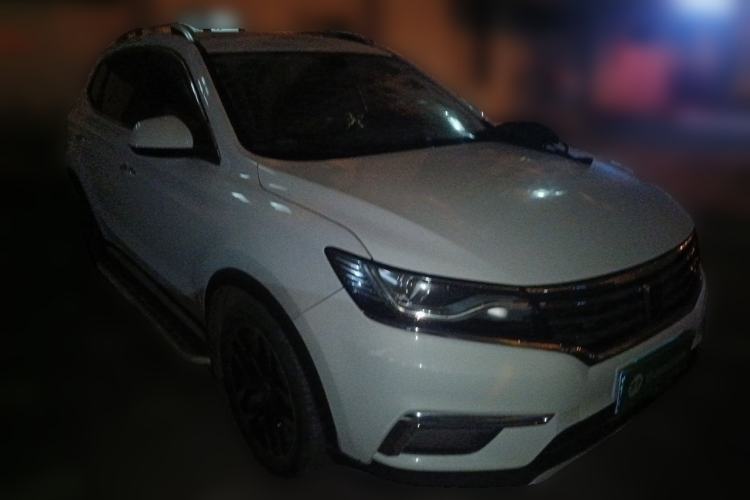 Used Roewe RX5 2016 30T Two-Wheel Drive Automatic Internet Smart Edition Front Right 45 Deg